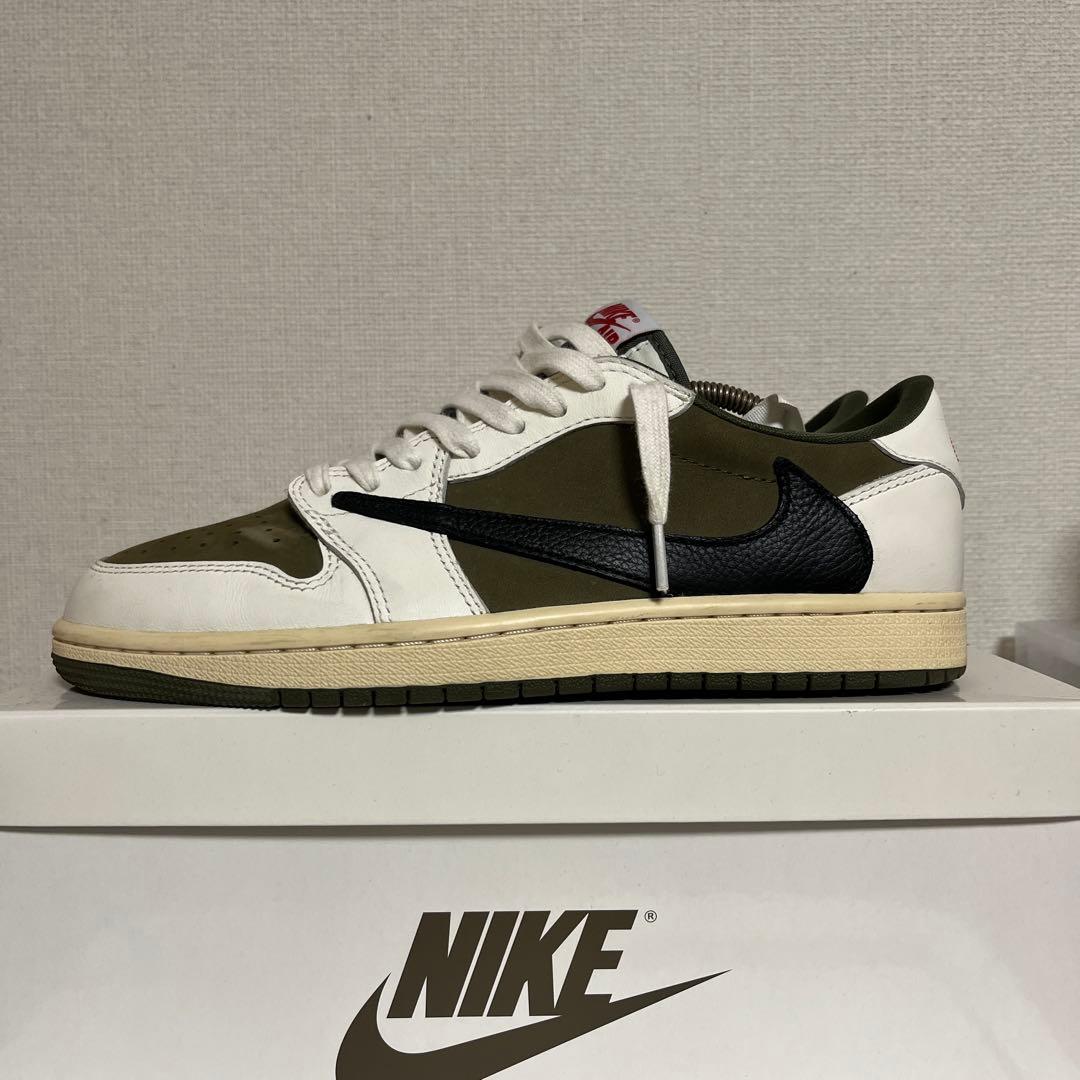 Travis Scott × Nike aj1 リバースオリーブ