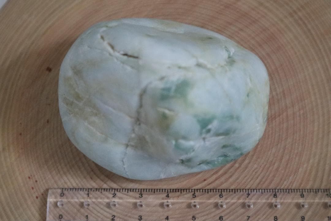 糸魚川翡翠原石【海岸】394g