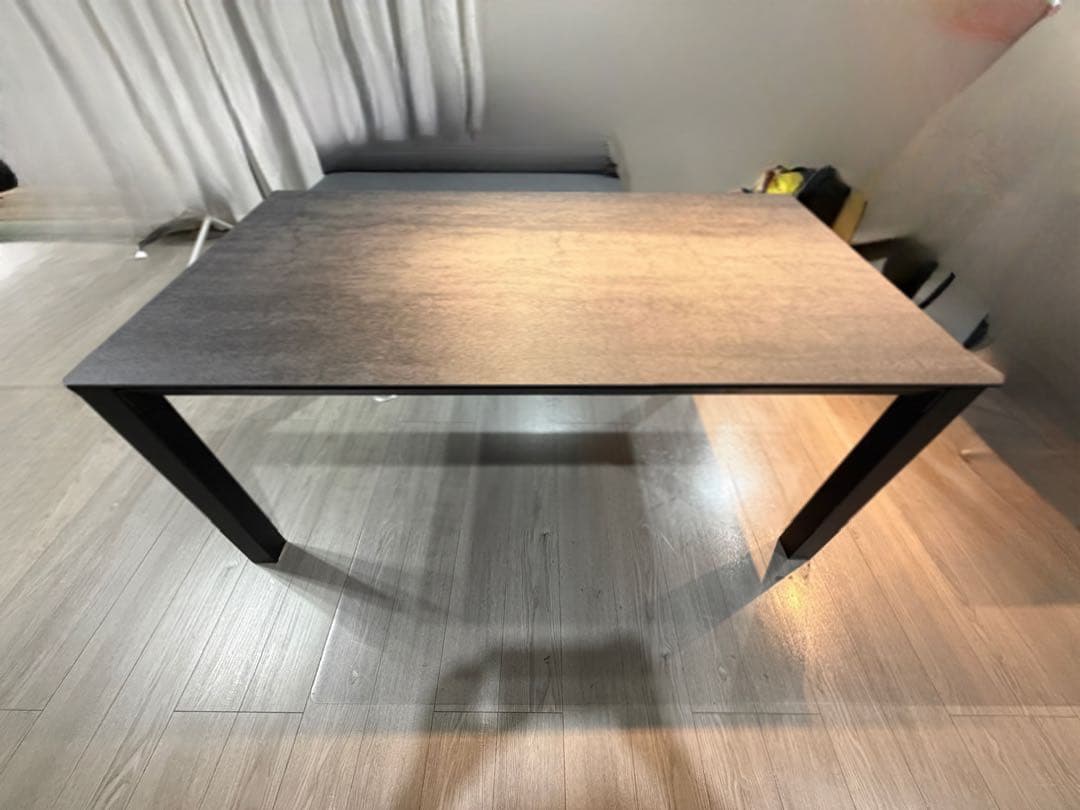 美品　セラミックダイニングテーブル　W1650×D900