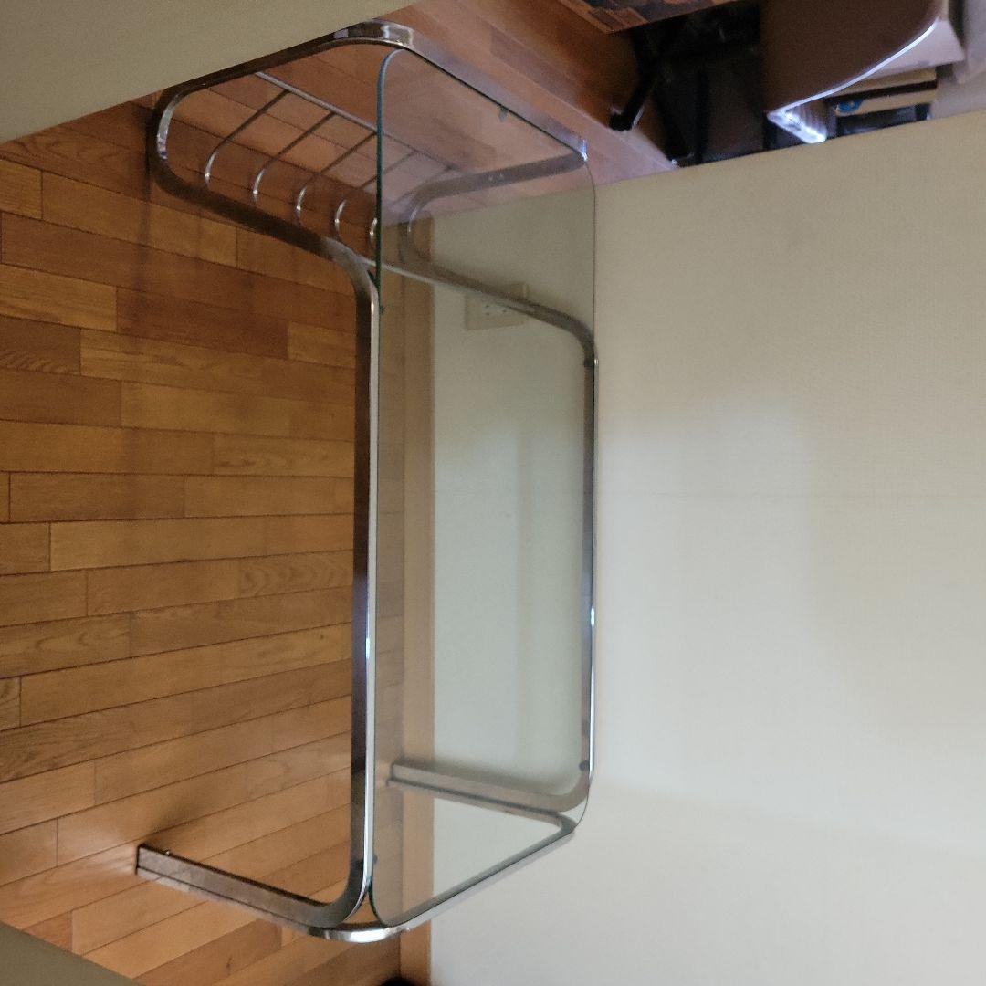 ガラス天板のセンターテーブル