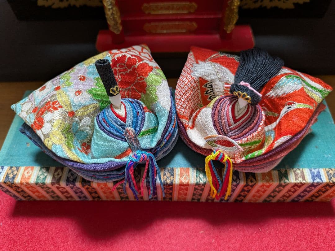 【八重の衣のお雛様付雛御殿】