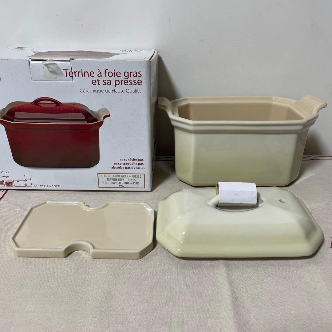 《新品》ルクルーゼ ヘリテッジテリーヌ プレスプレート付き デューン