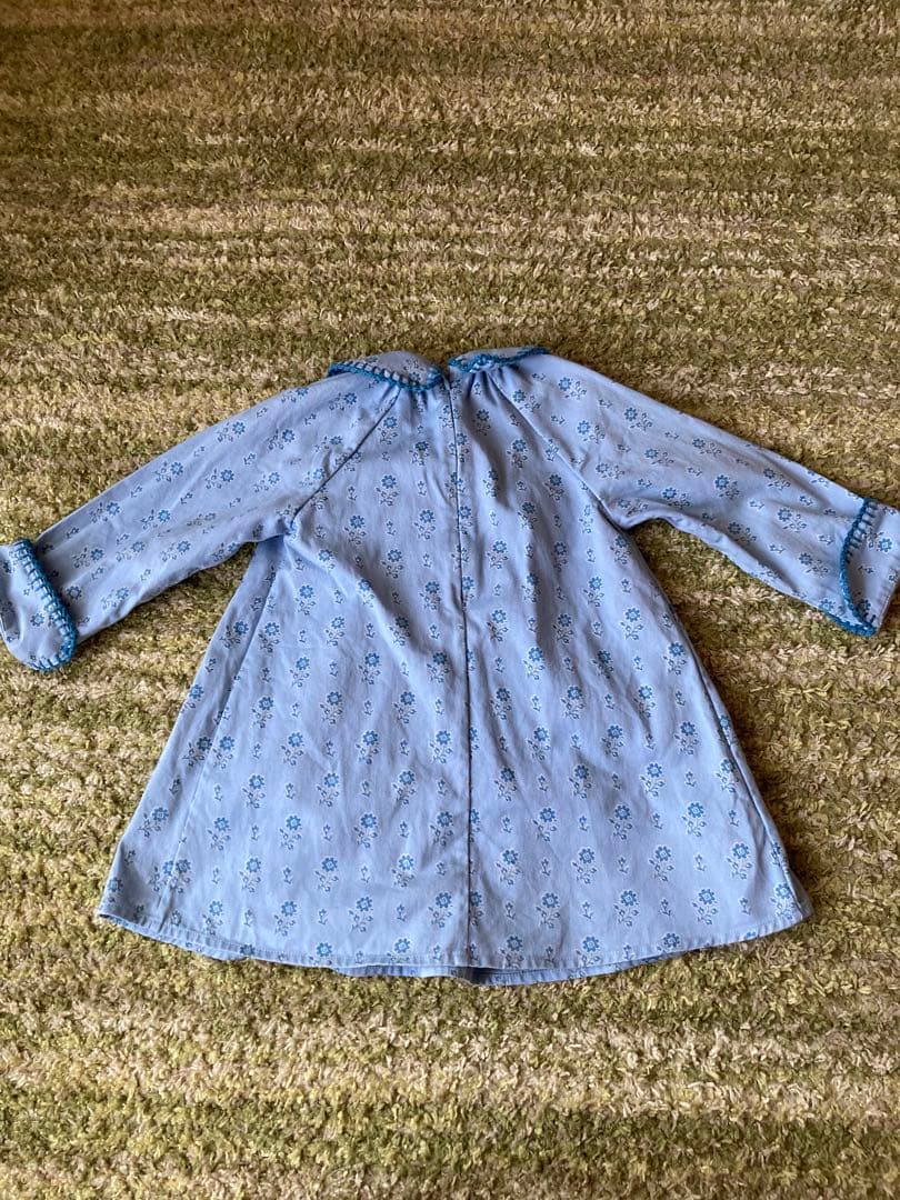 アポリナ　nola dress ３-５Ｙ