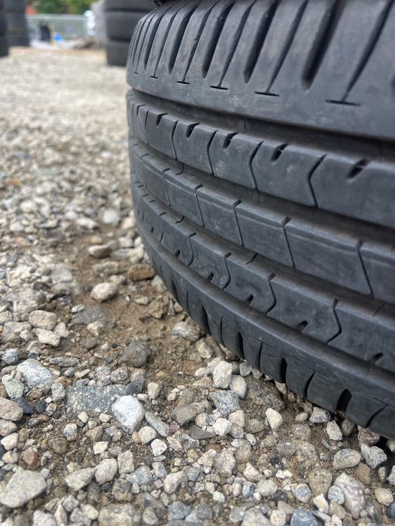 ブリヂストン　エコピア　nh100 215/60r16 21年製　バリ山