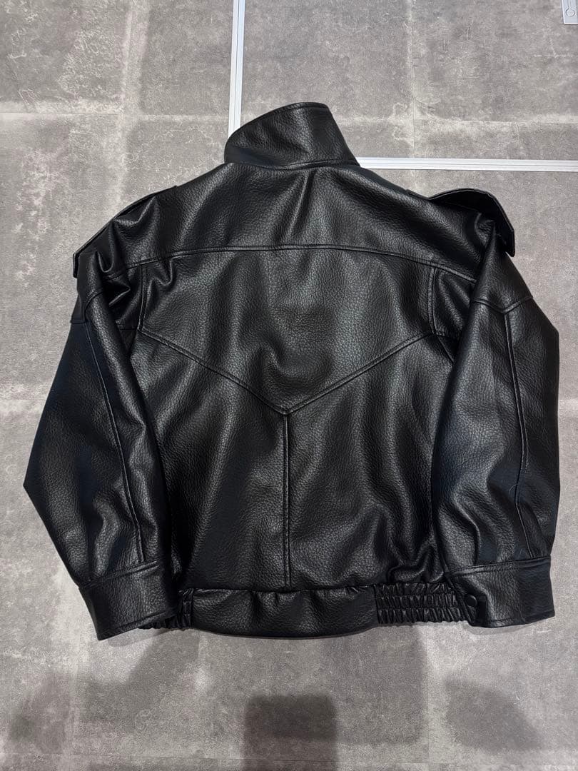 ZARAフェイクレザージャケット S 同型