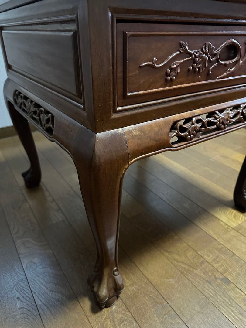 螺鈿入りサイドテーブル(木製彫刻入り)