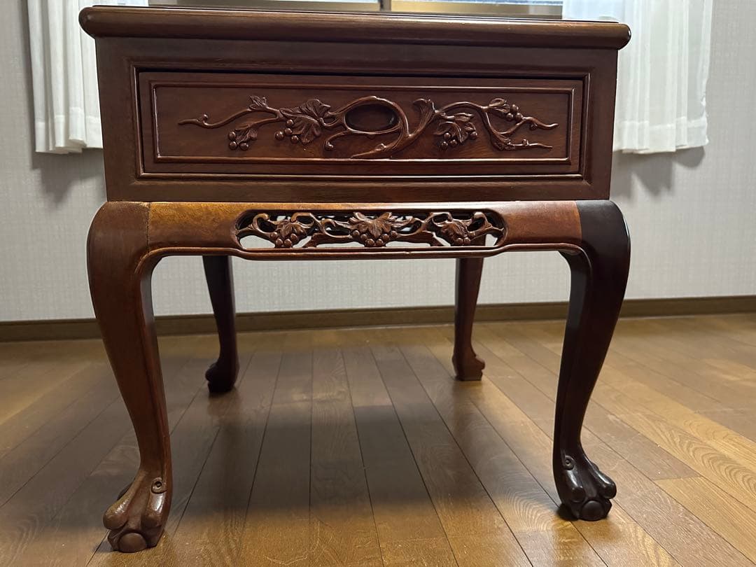 螺鈿入りサイドテーブル(木製彫刻入り)