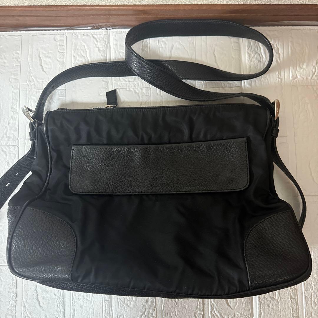 PRADA ショルダーバック　メッセンジャーバック