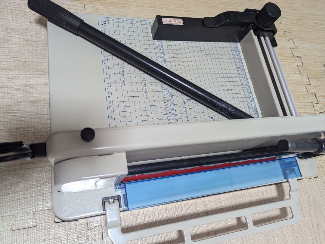 大型　裁断機 A4サイズ DS-858A4 事務用品 ペーパーカッター