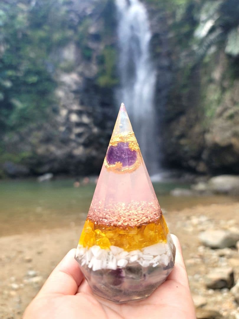 沖縄ター滝、財運+迷いを断ち成功の龍神オルゴナイト