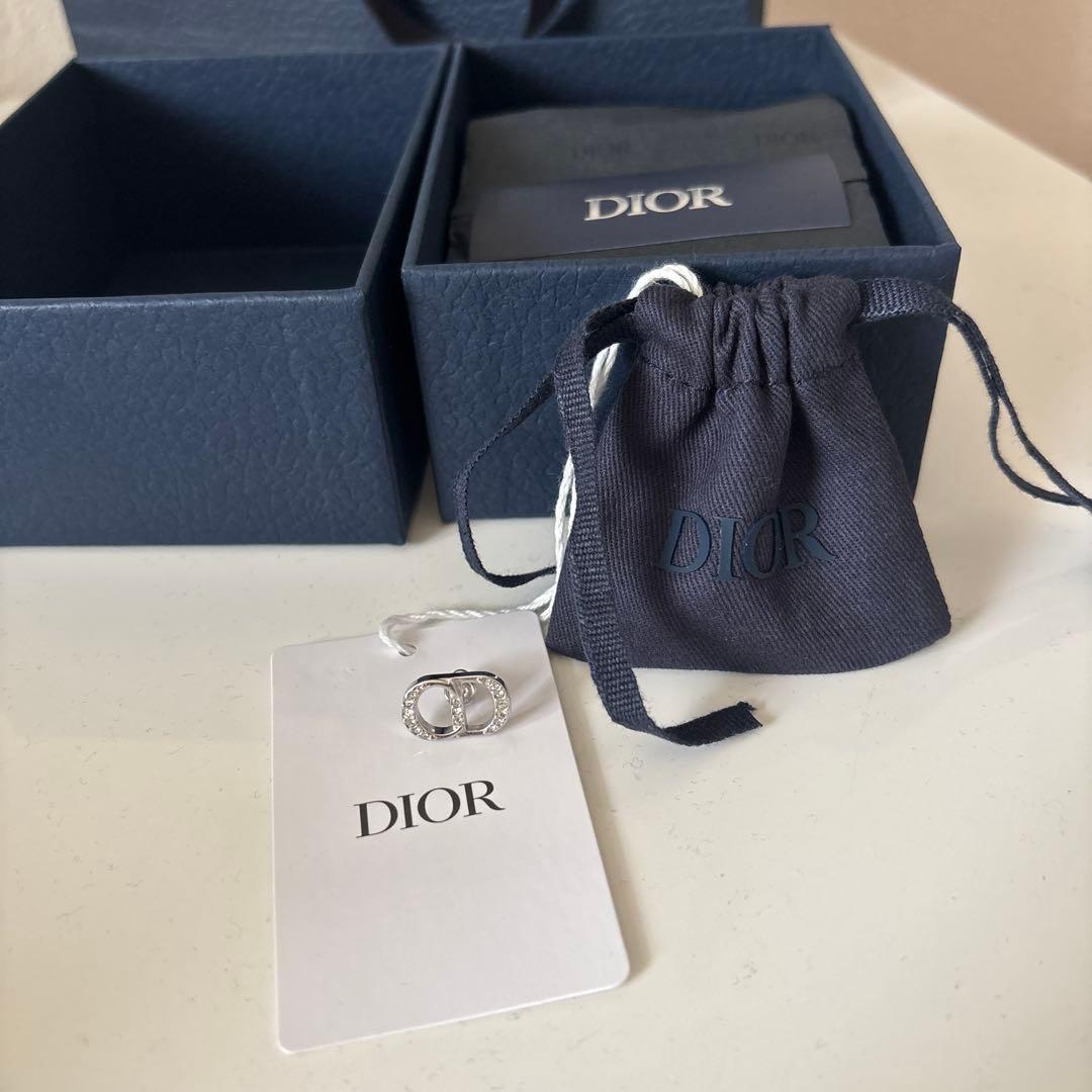 Diorピアス 片耳MOMO