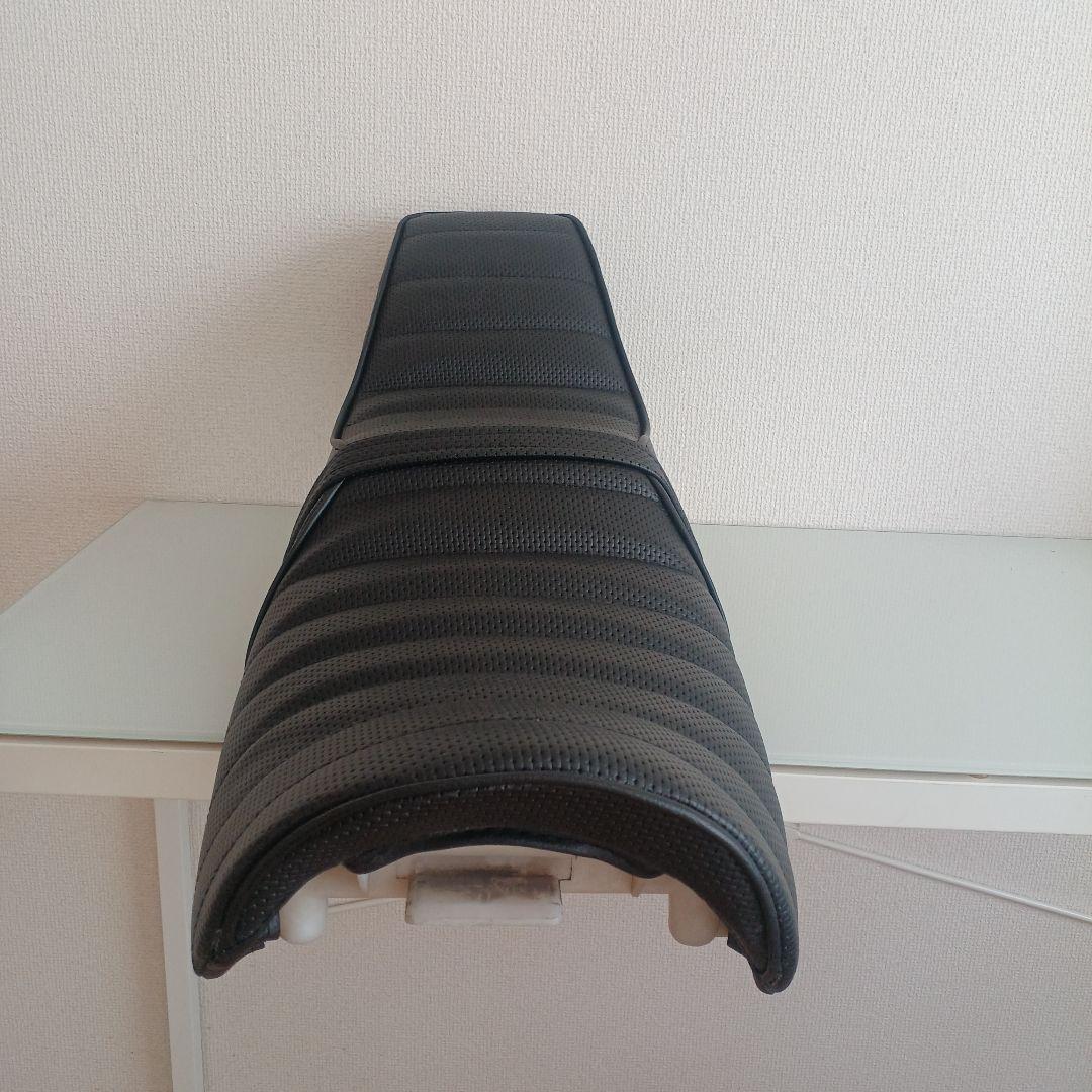 tw 200 225 段付きシート　張替未使用