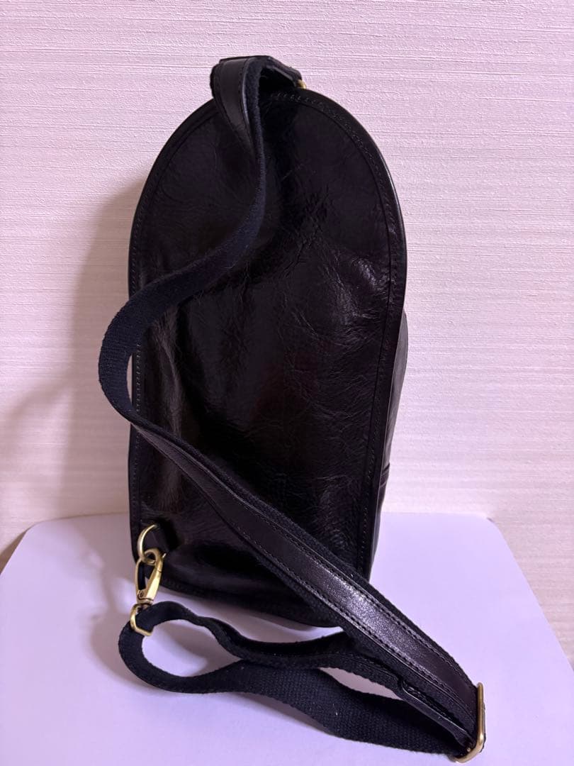 ostinatoオスティナートボディバッグ　黒