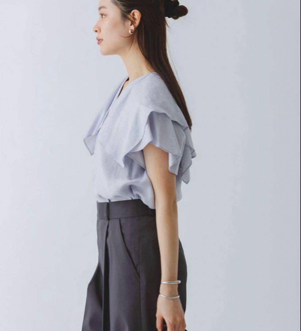 manaとなります。新品　Noble　ファジーリネン　半袖ブラウス　ブルー