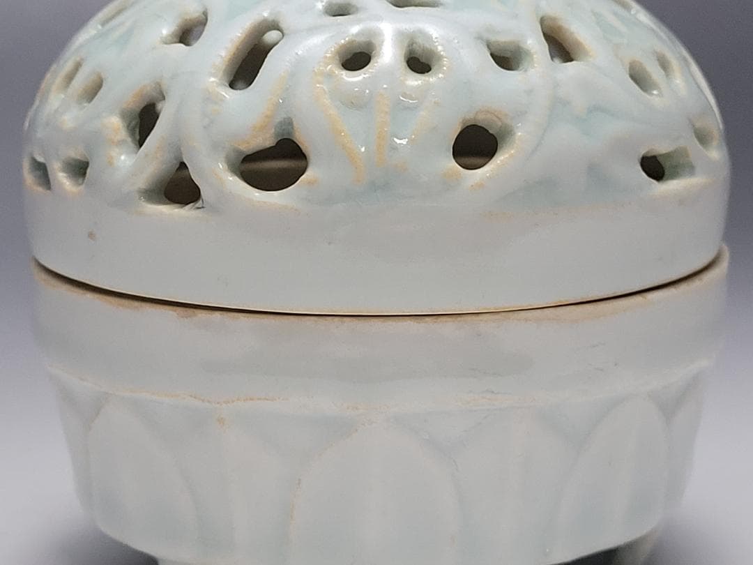 白釉 透刻紋 蓋香炉 宋元時代 幅約9cm