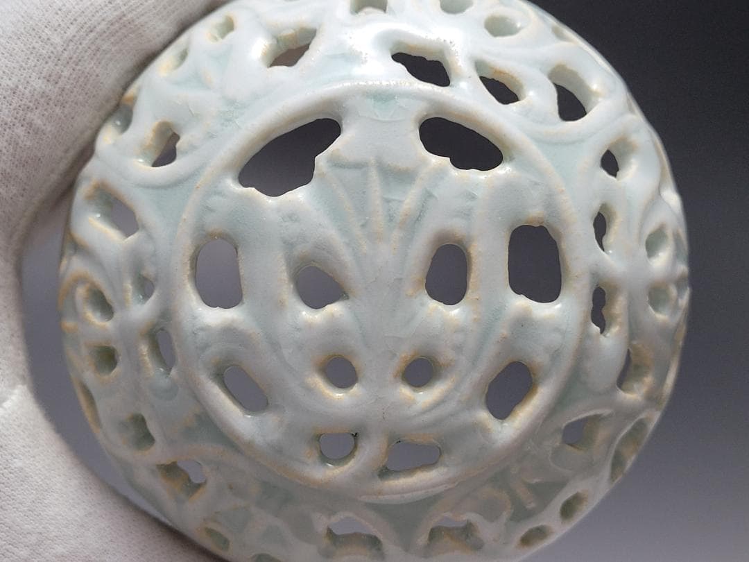 白釉 透刻紋 蓋香炉 宋元時代 幅約9cm