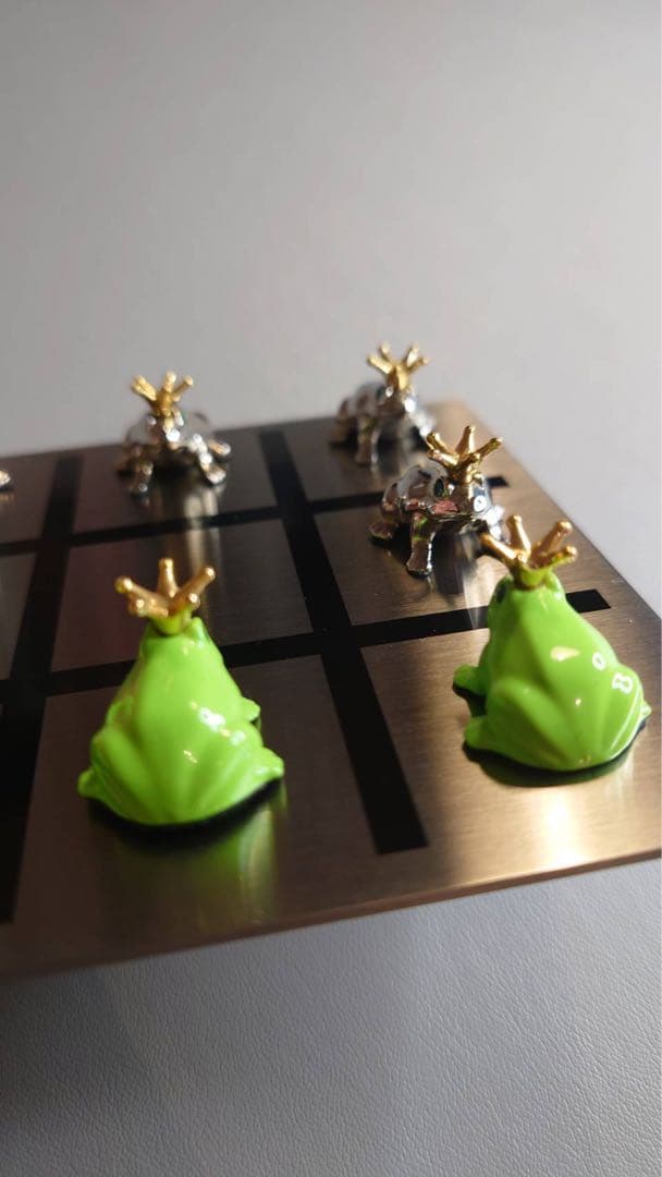 BEAMS カエル 三目並べ