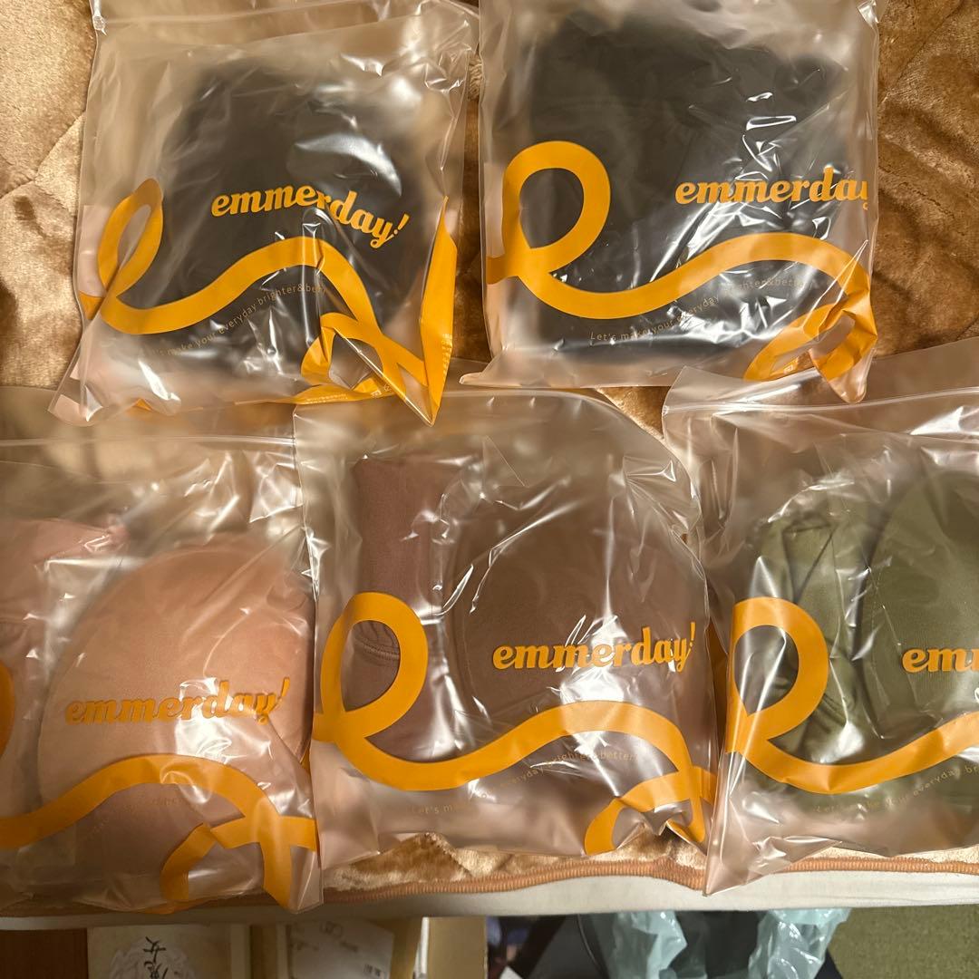 最終価格！正規品　emmerday! ブラセット 5個　LL