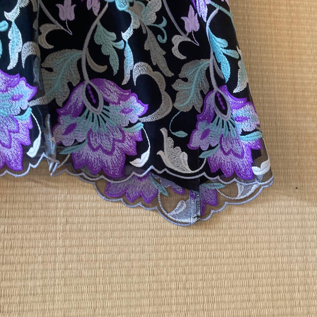 刺繍入りフレアスカート 黒紫青
