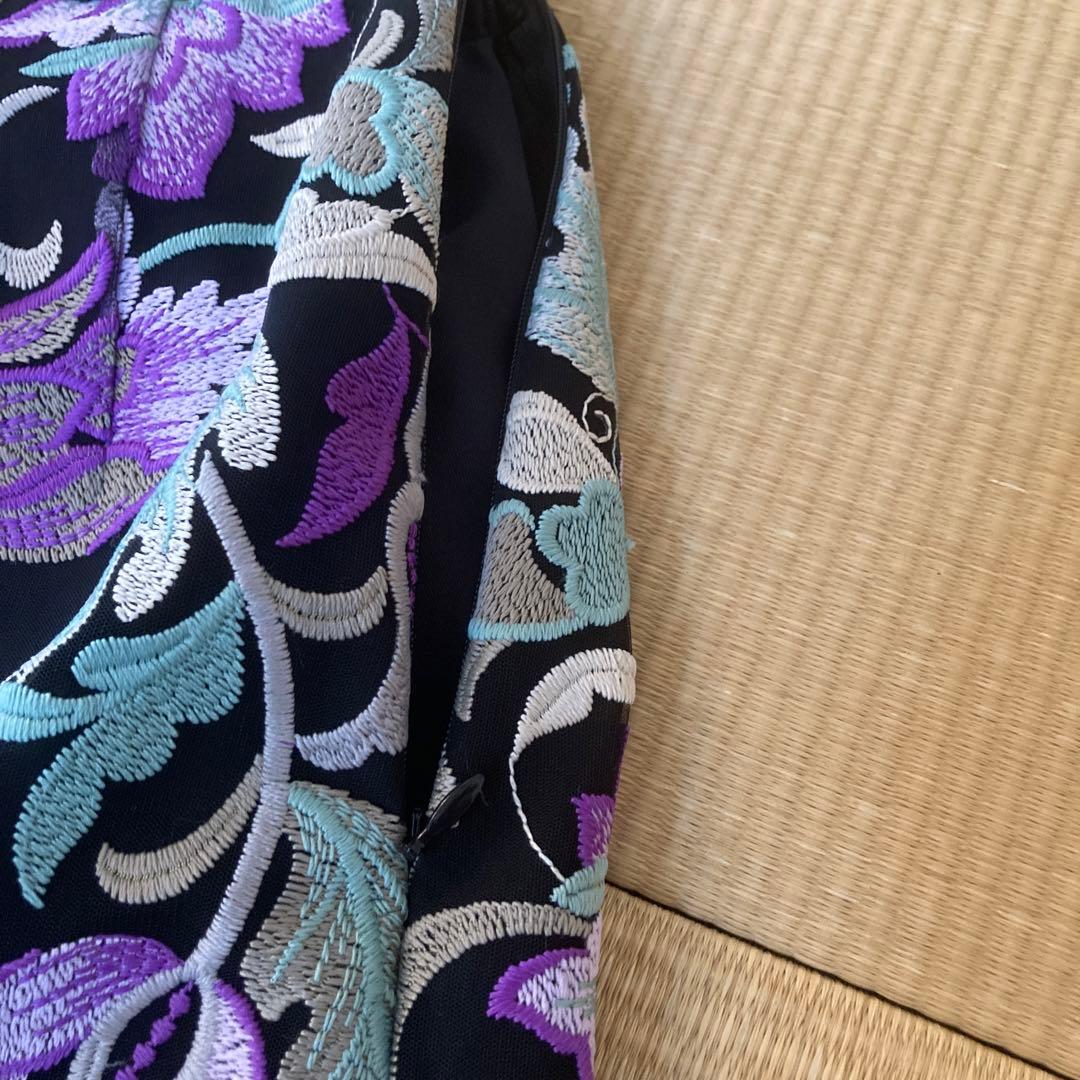 刺繍入りフレアスカート 黒紫青
