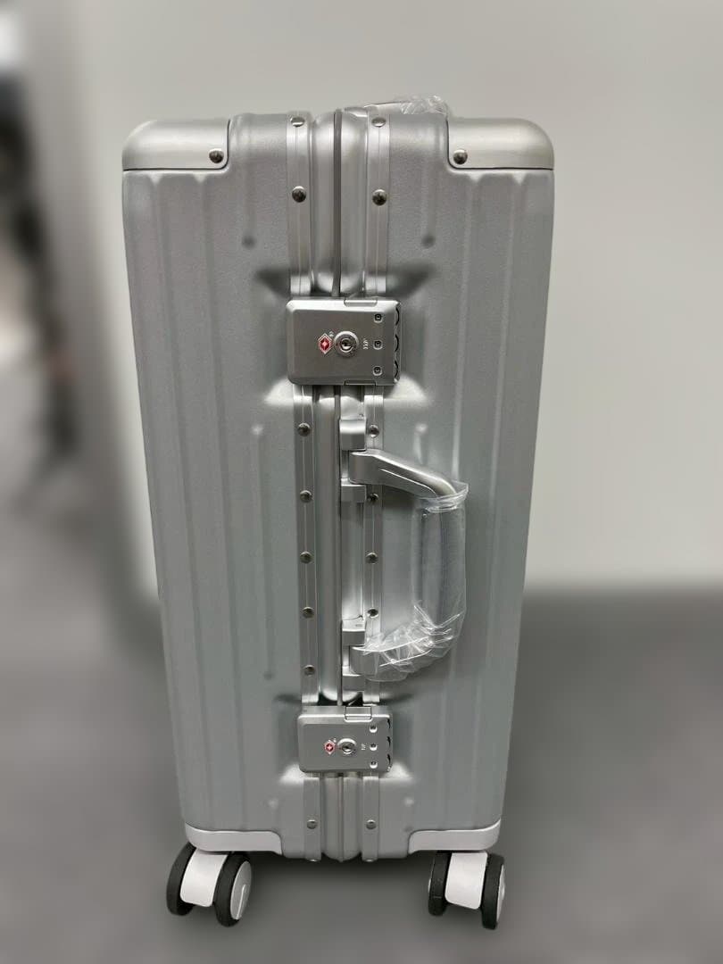 リベティ多機能キャリーケース【マットシルバーSサイズ】A16