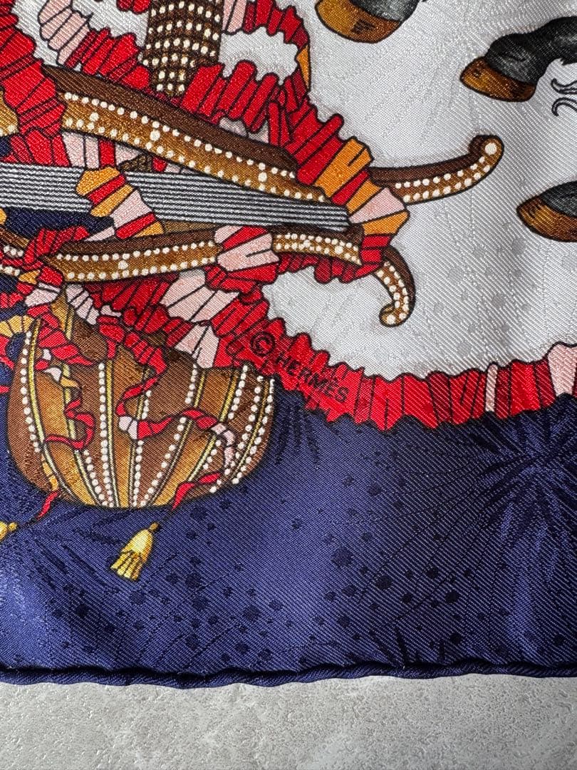 HERMÈS エルメス カレ90 シルクスカーフ 太陽王の祝典 箱付き