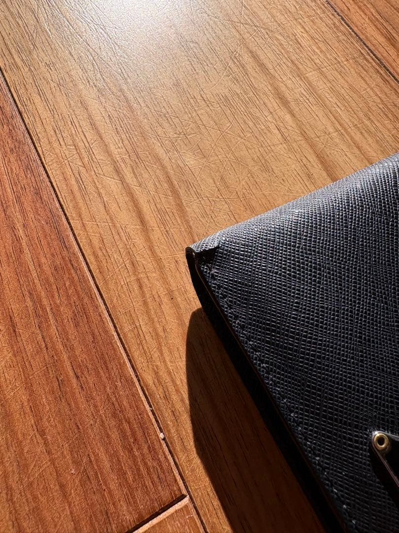 RRE　PRADA サフィアーノレザー二つ折り財布　黒