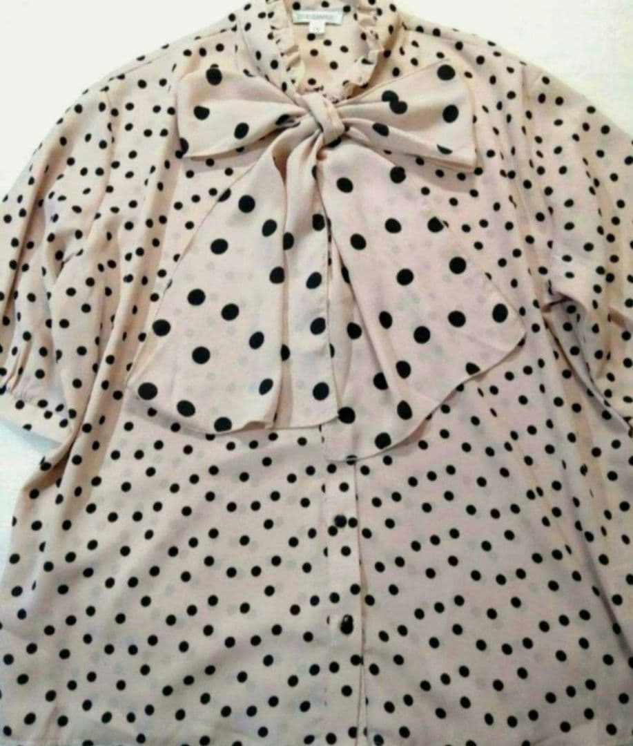 【極美品25300円】ナラカミーチェ♦️女子アナ✨大きめ✨ミックスドットボウタイ