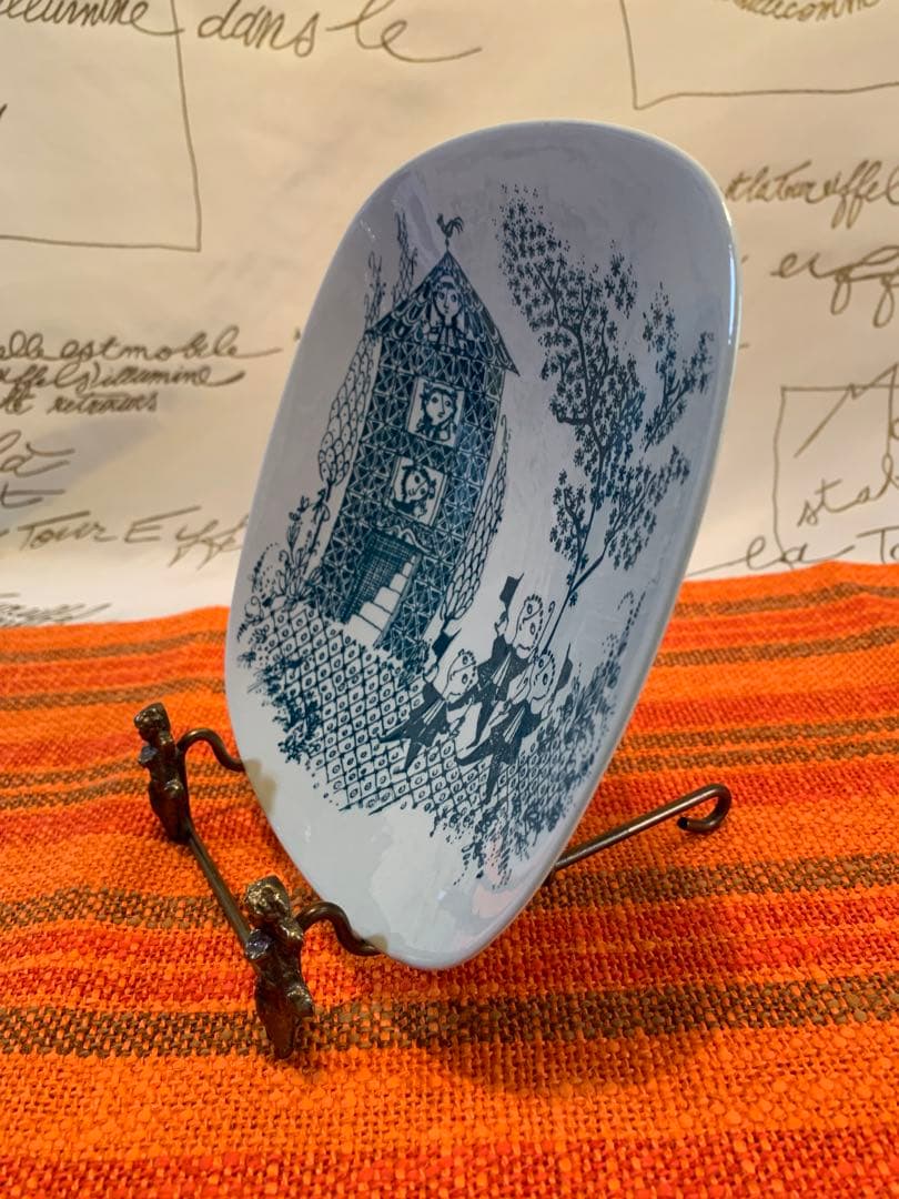 ビヨンヴィンブラッド　激レアのビンテージニモール窯の可愛い絵柄グリーンのお皿！