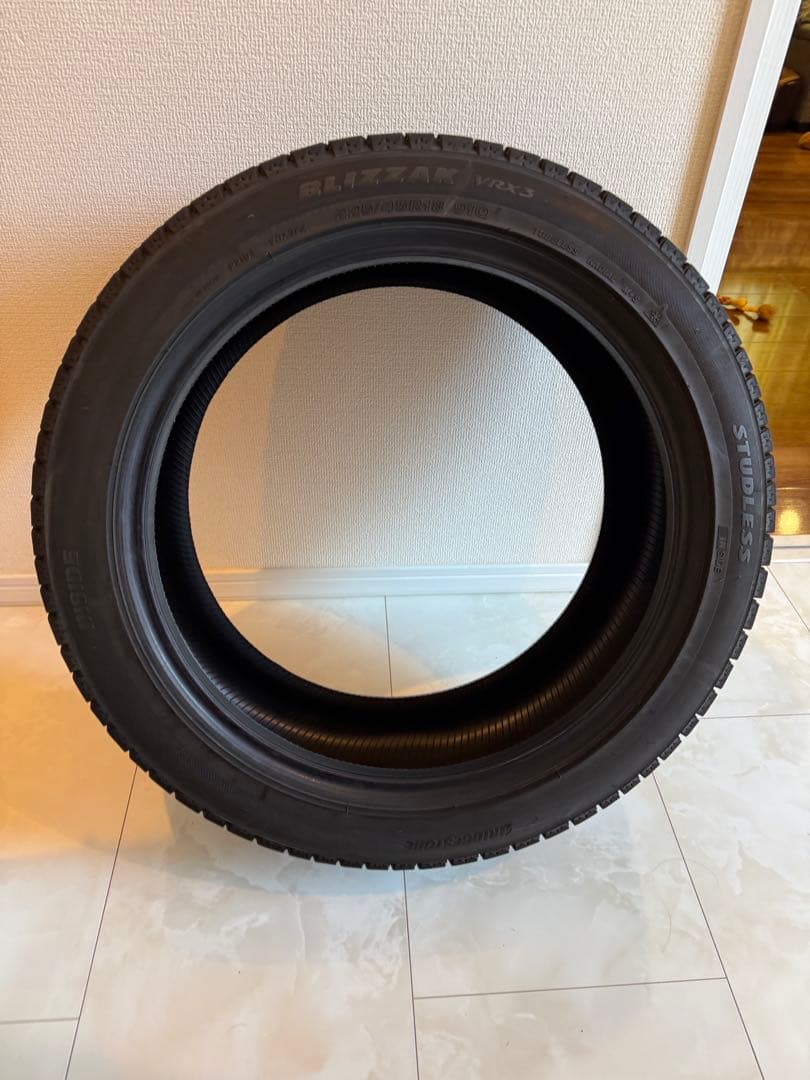 BLIZZAK VRX3 225/45R18 スタッドレスタイヤ【ほぼ新品】
