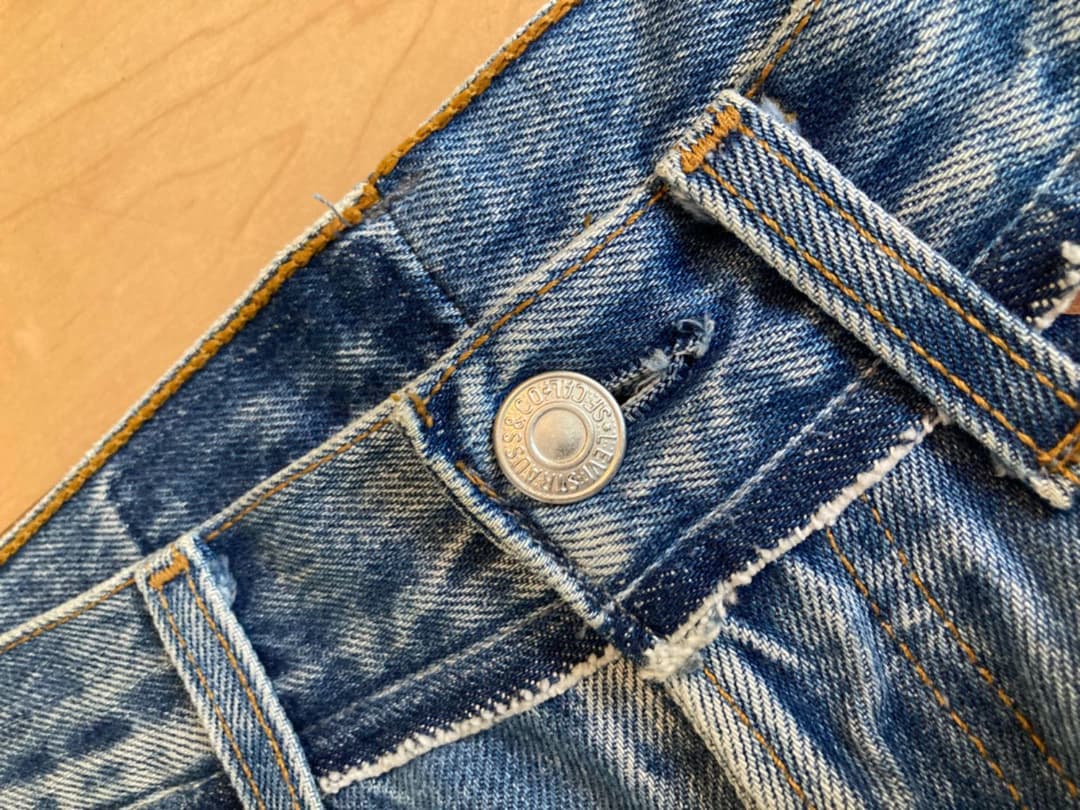 ヴェトモン　再構築　デニム　ジーンズ　levi’s