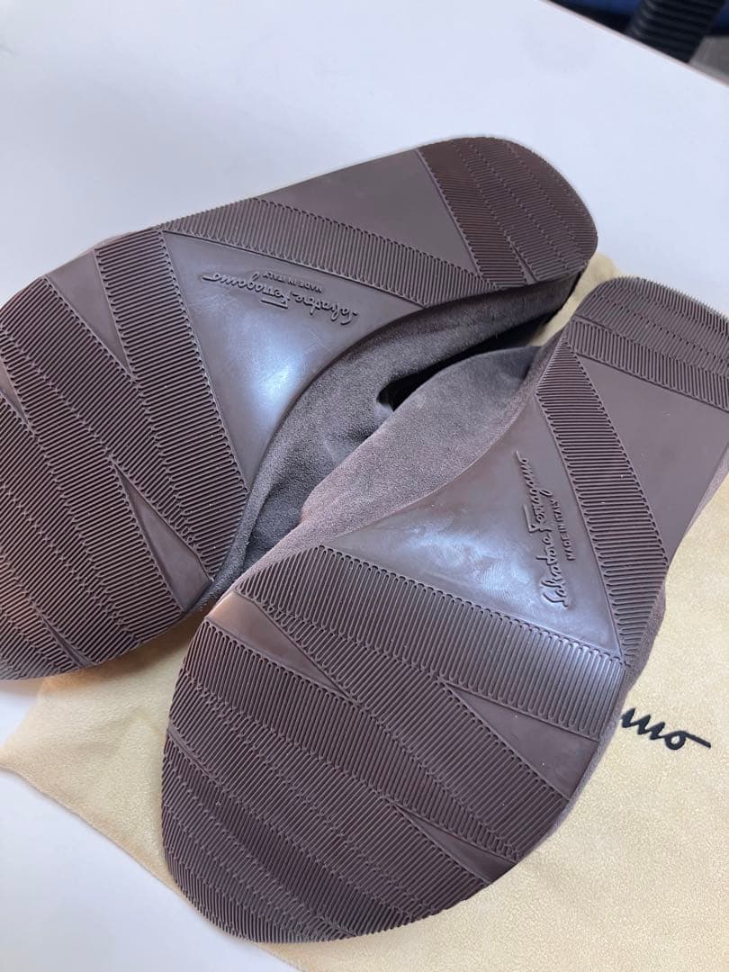 12/12中！値下げ！Ferragamo ブラウン スエード 6.5 M