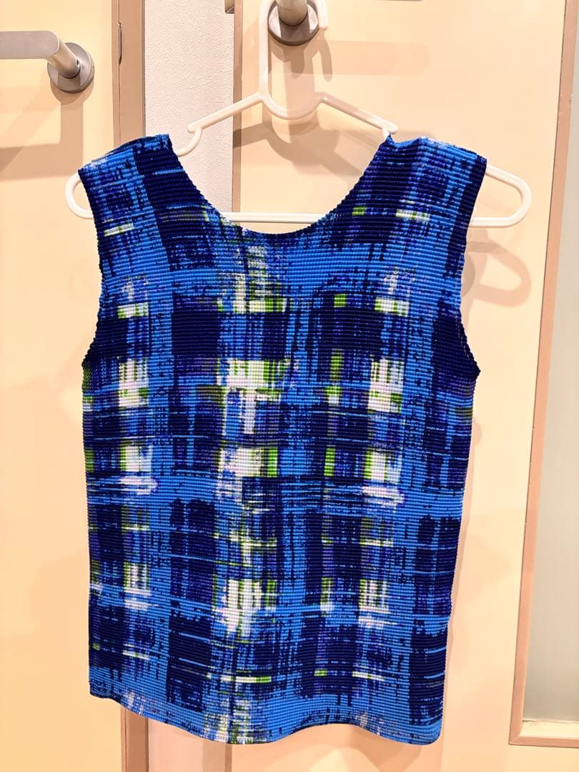 me ISSEY MIYAKE青系チェックノースリーブタンクトップ