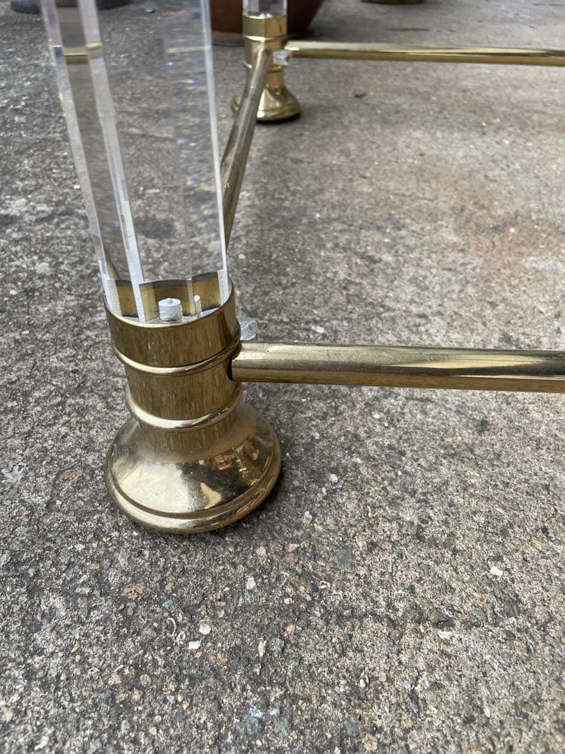 サァラ麻布のオルセニゴ ガラス サイドテーブル洗練された魅力的なデザイン