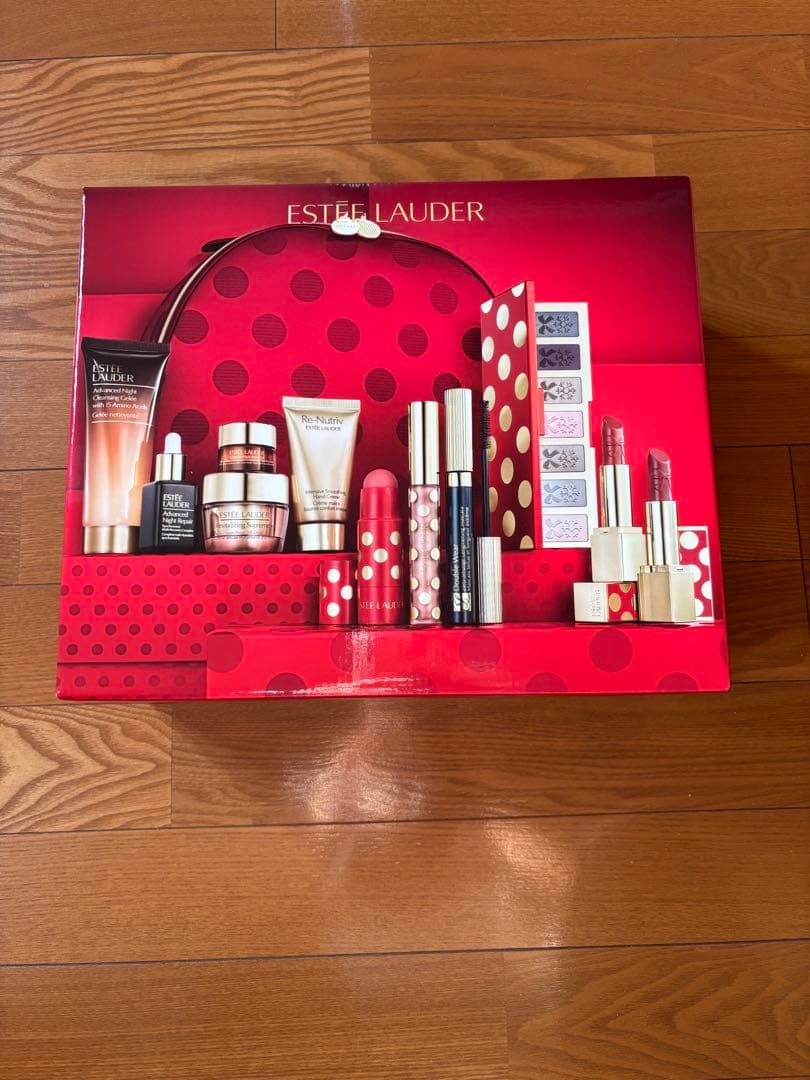 氏家佳奈（旧姓•横山） ESTEE LAUDER