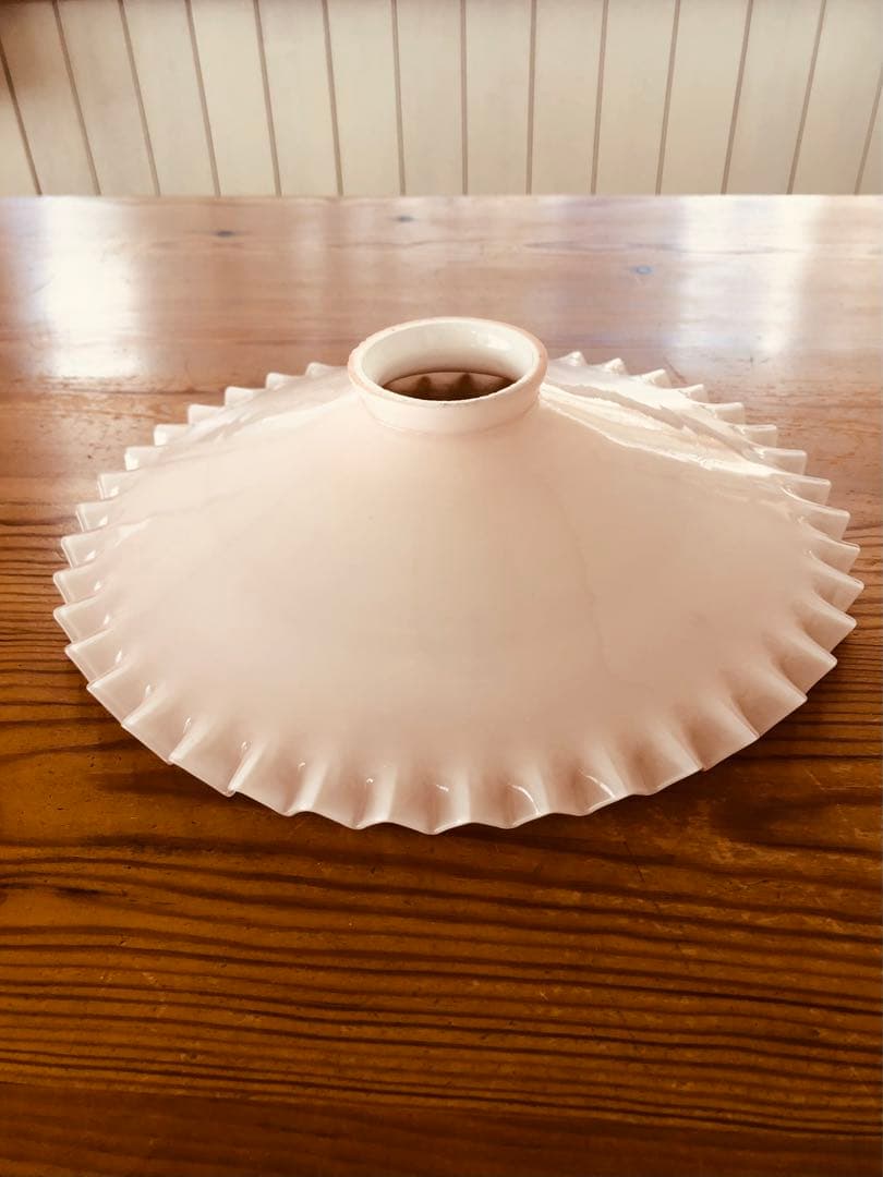 フランス　アンティーク　ミルクガラス　フリルシェード　ランプシェード　ピンク