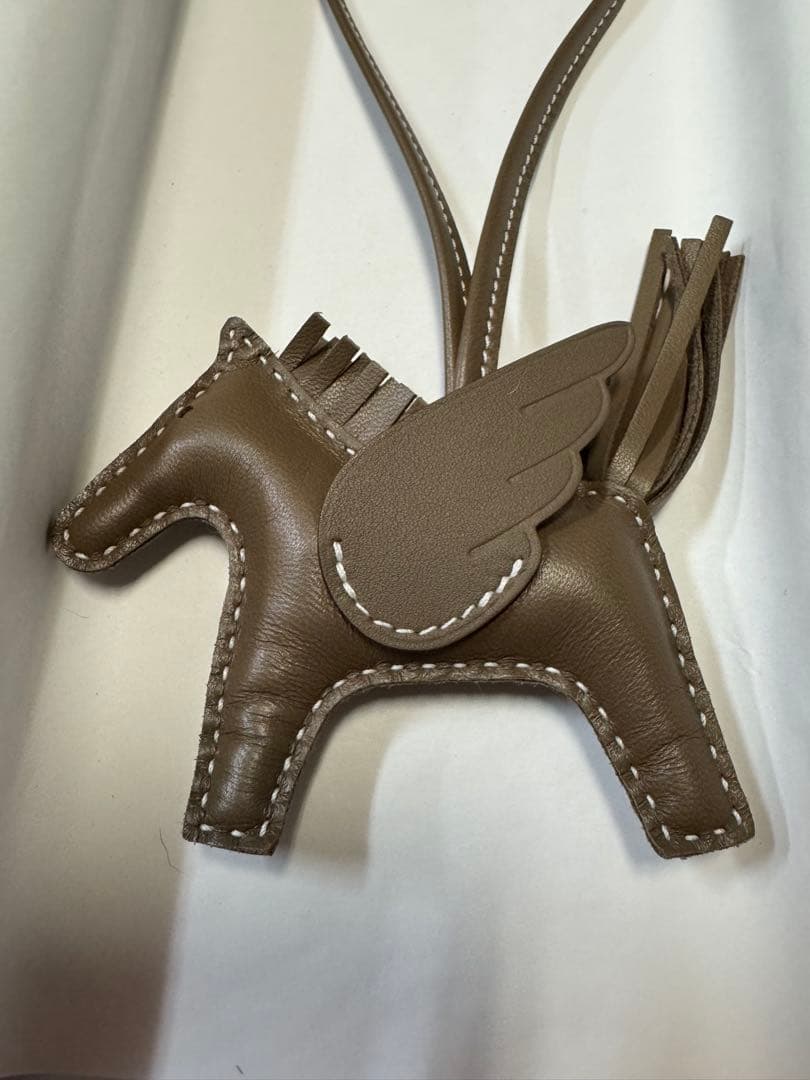 HERMESエルメス　ロデオペガサスPM　ソーエトゥープ　単色　バッグチャーム