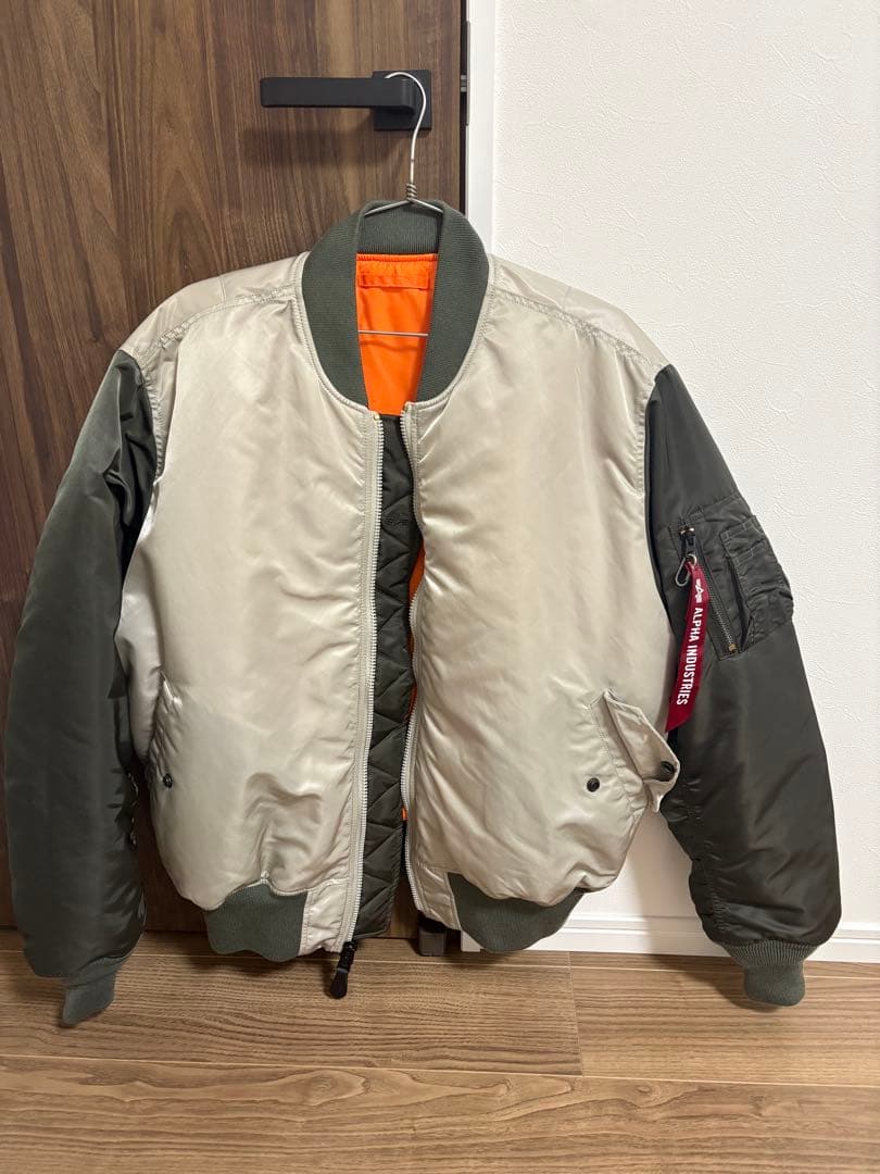 アルファ　アルファインダストリート　alpha MA-1 ユニクロ　ナイキ