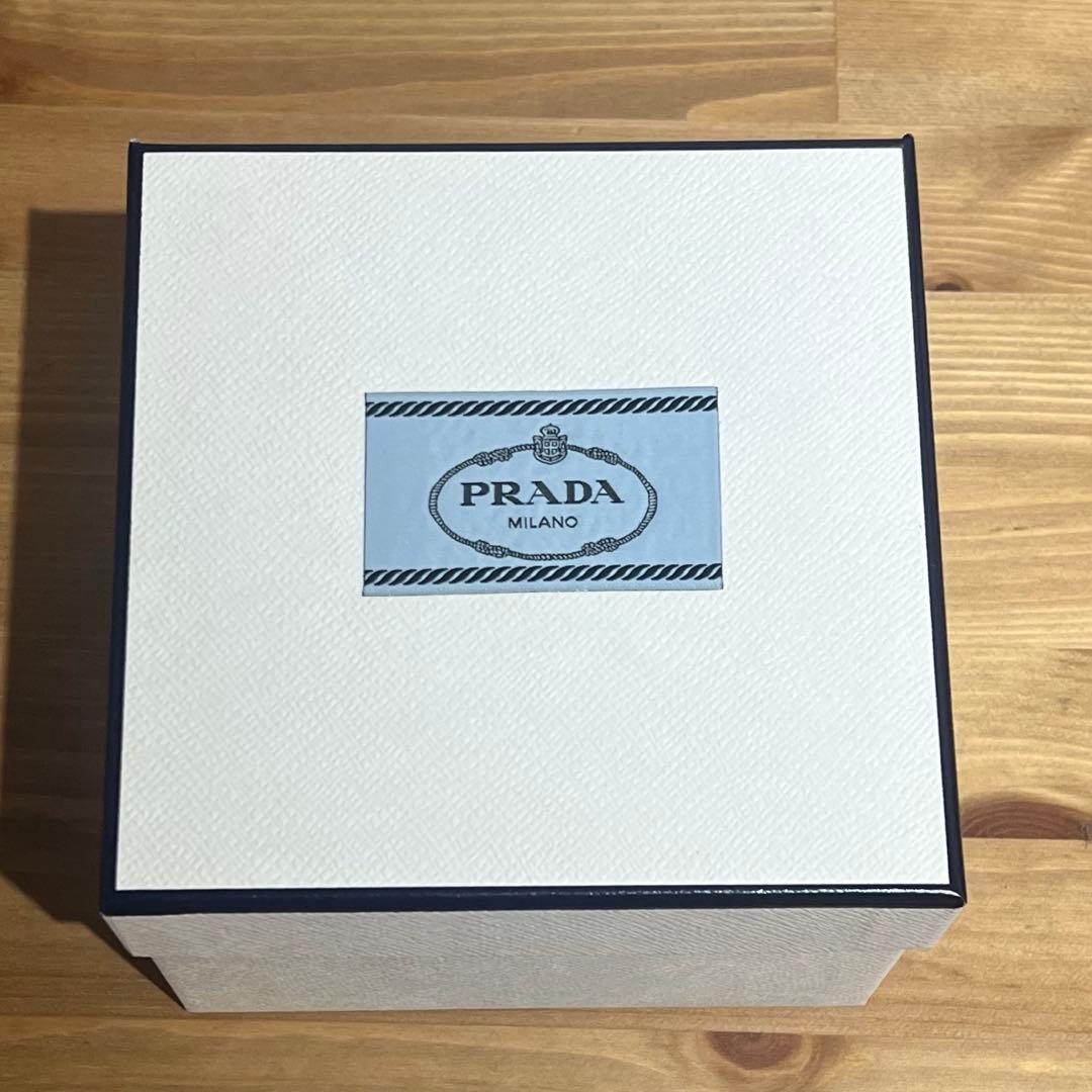 シ*ア様 未使用 PRADA ポーセリン アクセサリー ジュエリー ケース 陶器