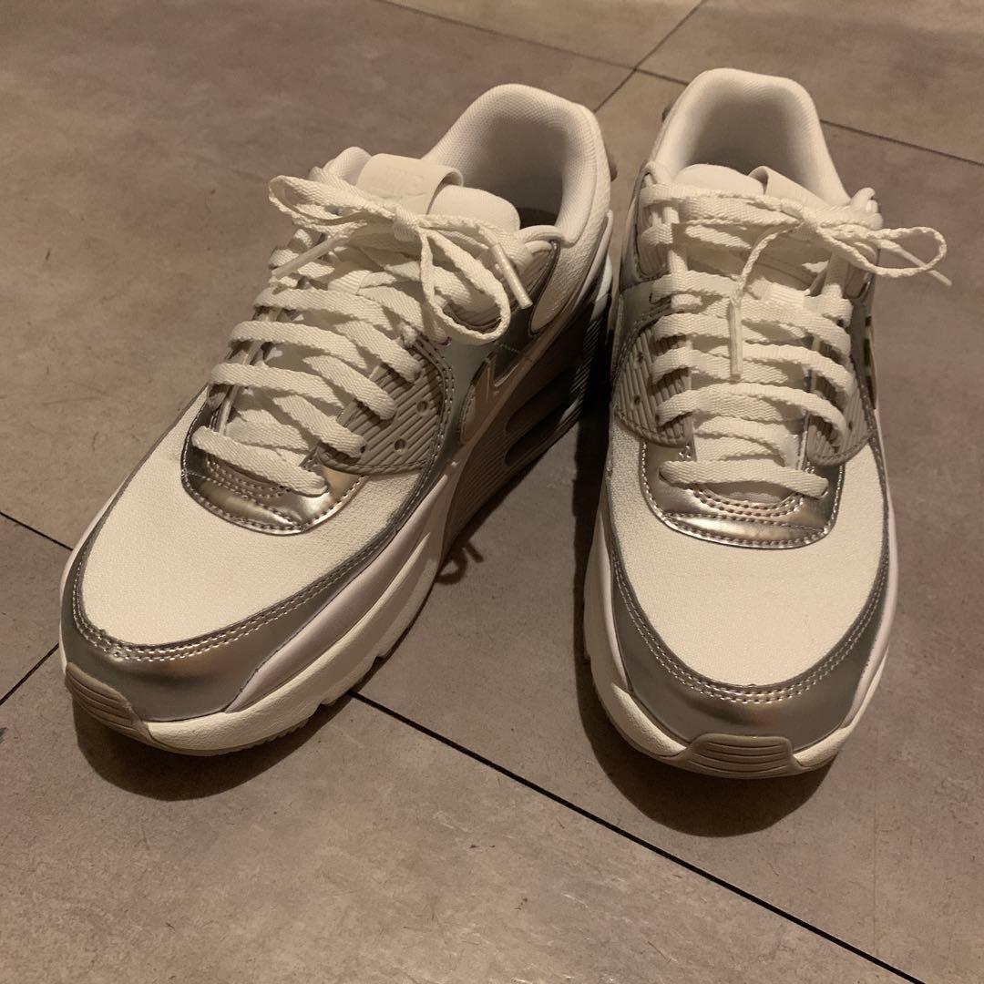 NIKE エアマックス90 LV8