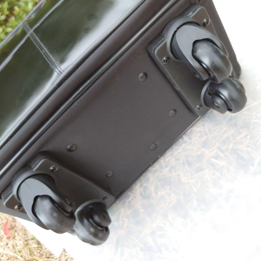 SWANY(スワニー)　黒　キャリーケース