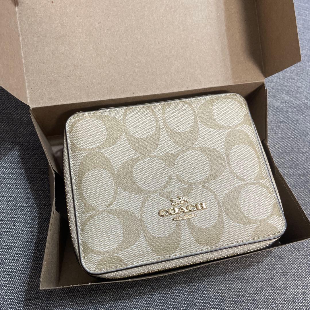 コーチ　ジュエリーボックス