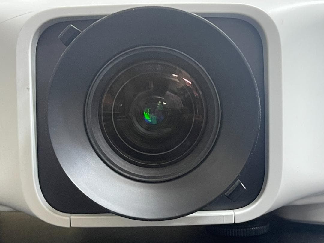 Epson EB-5530U プロジェクター 本体 5500lm 1126時間