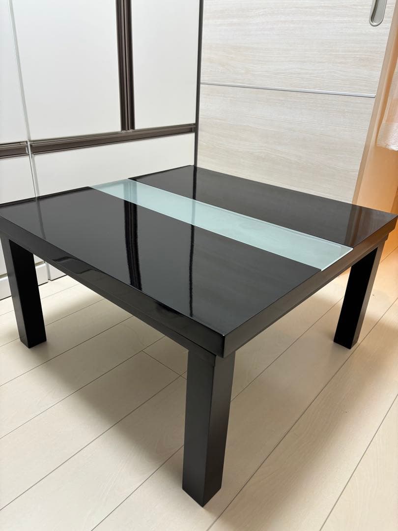 こたつに見えないお洒落なデザインテーブル