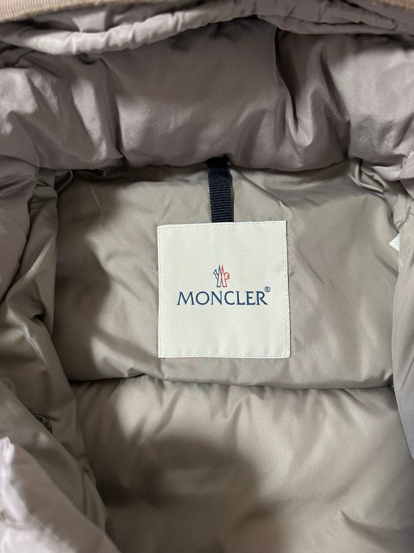 MONCLER モンクレール　ダウンジャケット フード付き　02(Mサイズ)