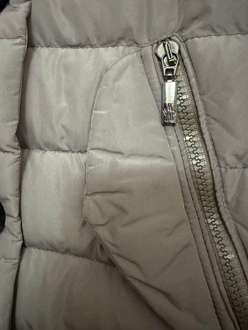 MONCLER モンクレール　ダウンジャケット フード付き　02(Mサイズ)