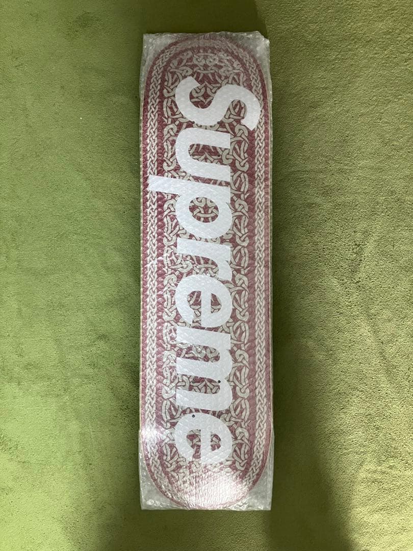 スケートボード Supreme Celtic Knot Skateboard deck red