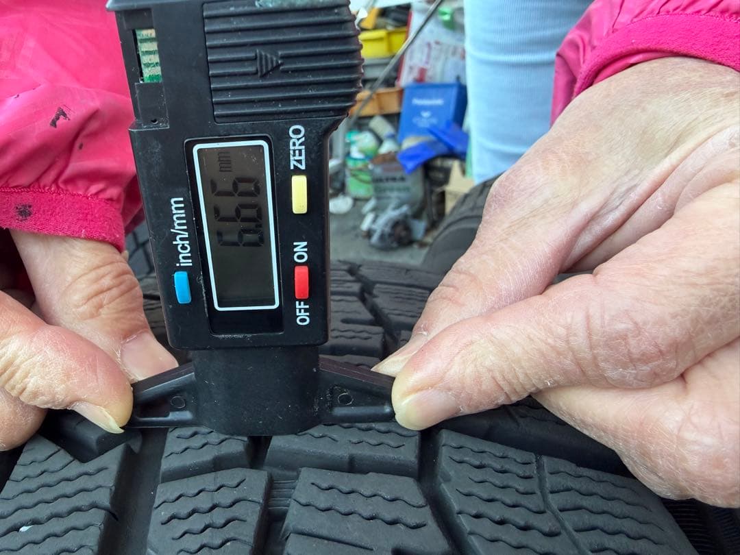 DUNLOP 195/65R15スタッドレスタイヤ 15インチ 4本セット