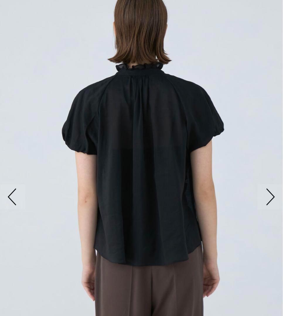 美品25SSボールジィ 今期 スムースラミー フリルカラーブラウス 洗える 現行