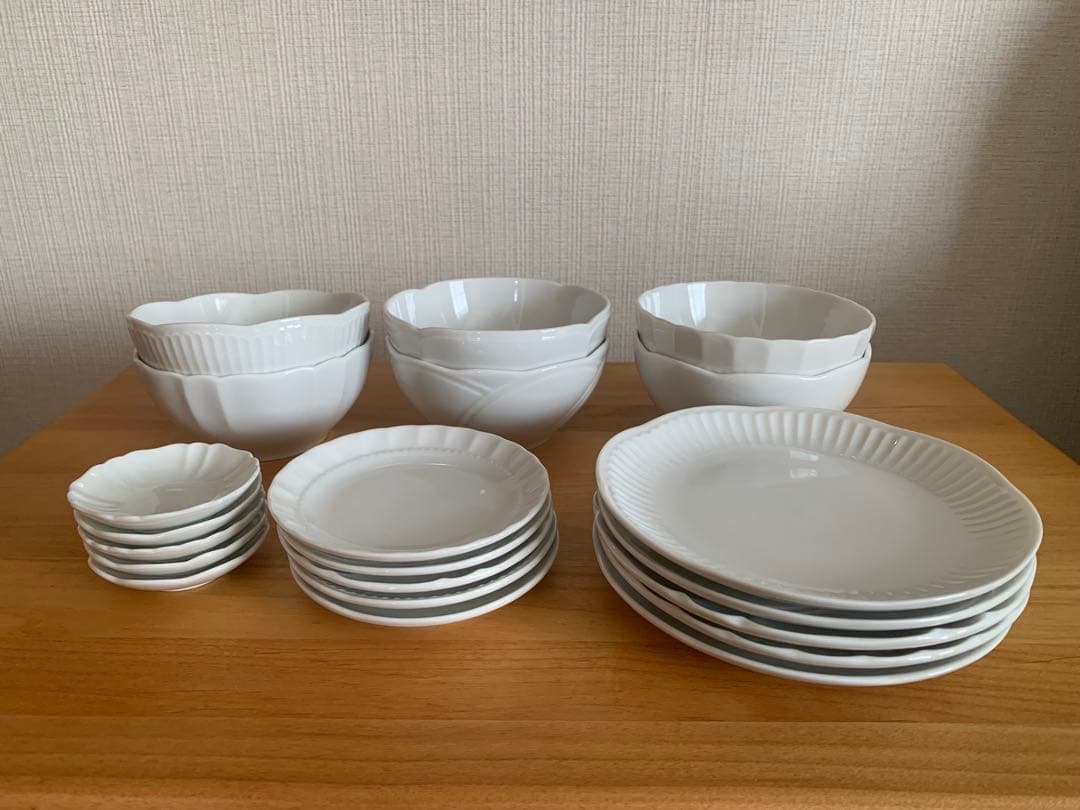 栗原はるみ　フラワーシリーズ　お皿セット